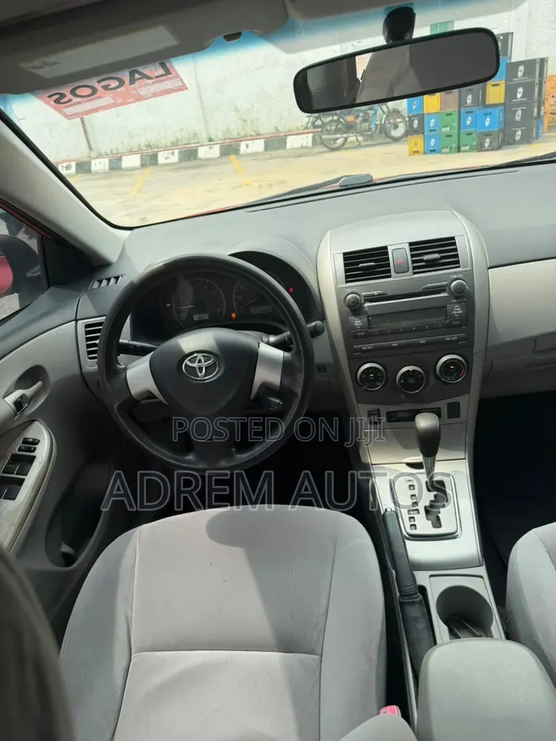 Toyota Corolla LE 4dr Sedan (1.8L 4cyl 4A) 2011 Red