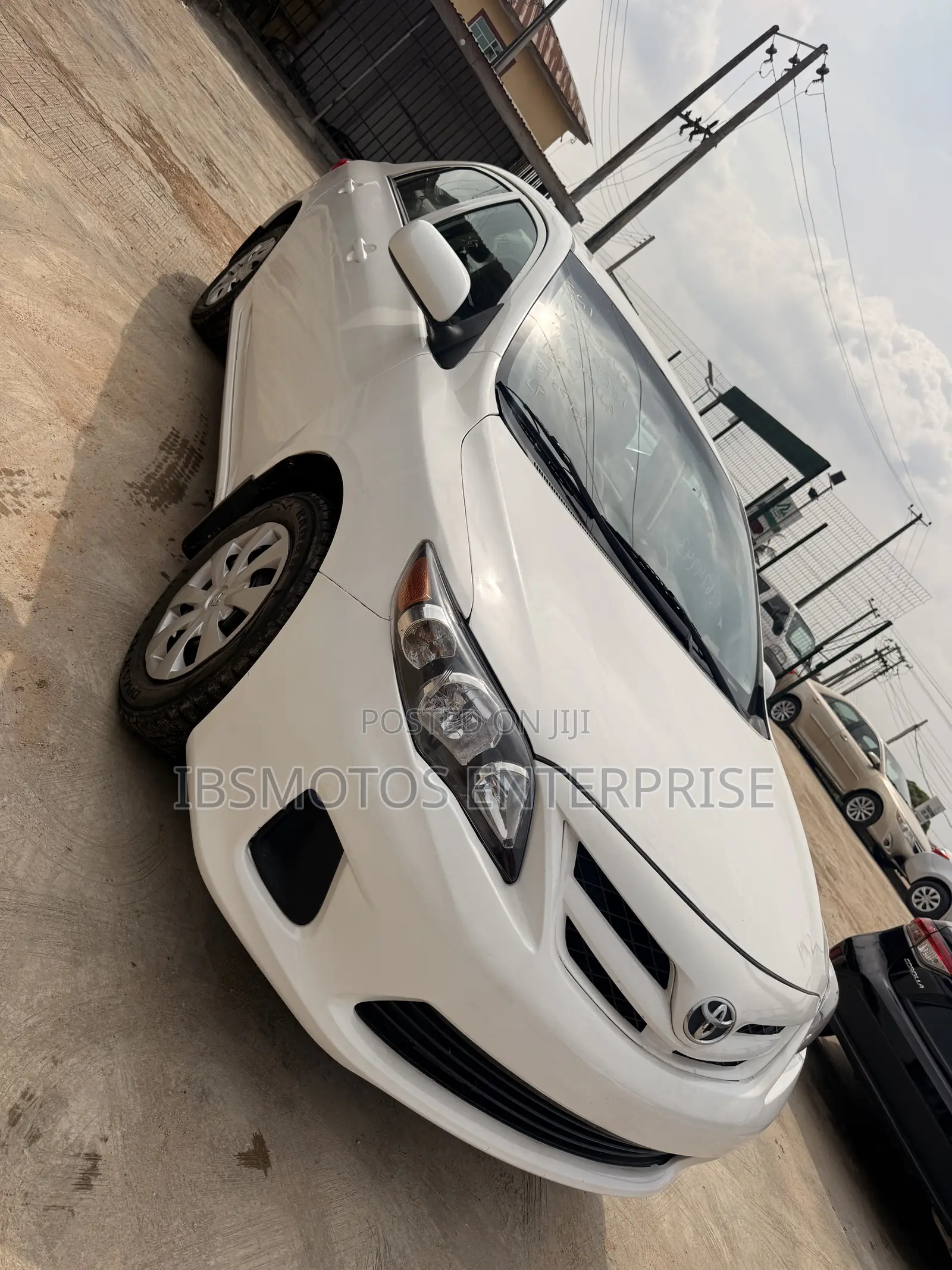 Toyota Corolla LE 4dr Sedan (1.8L 4cyl 4A) 2012 White