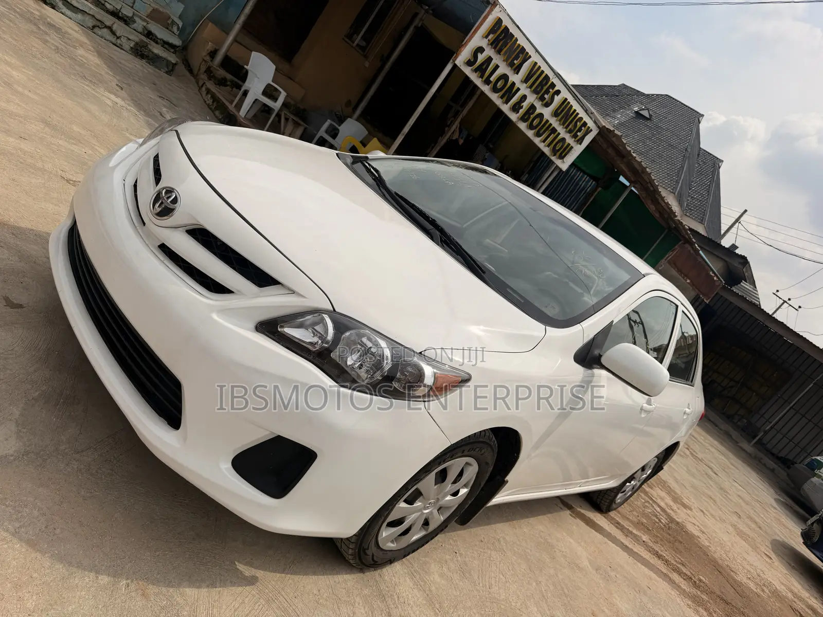 Toyota Corolla LE 4dr Sedan (1.8L 4cyl 4A) 2012 White