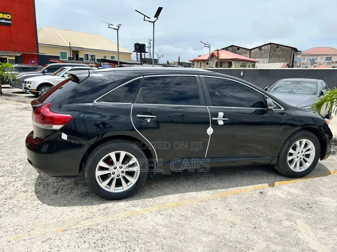 Toyota Venza XLE 4dr Wagon AWD (2.7L 4cyl 6A) 2014 Black