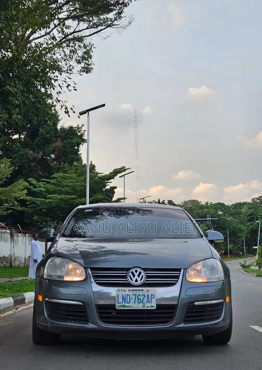 Volkswagen Passat 2007 Gray