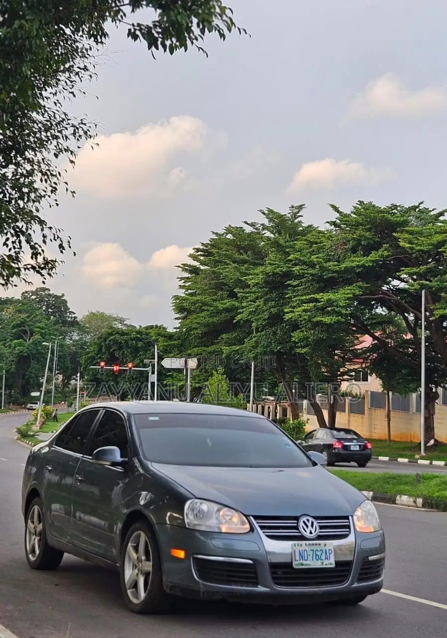 Volkswagen Passat 2007 Gray