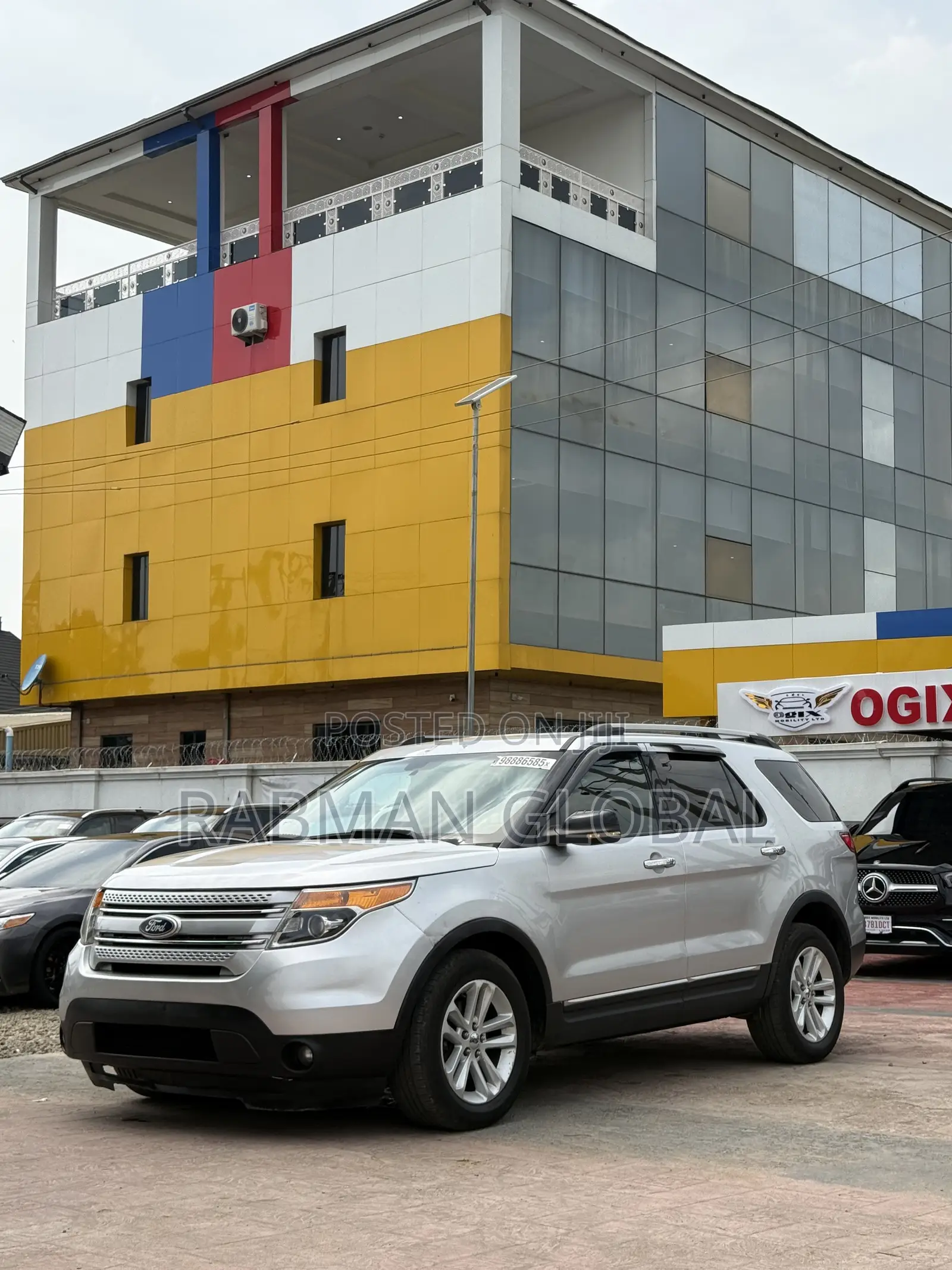 Ford Explorer XLT 4dr 4x4 (3.5L 6cyl 6A) 2011 Silver
