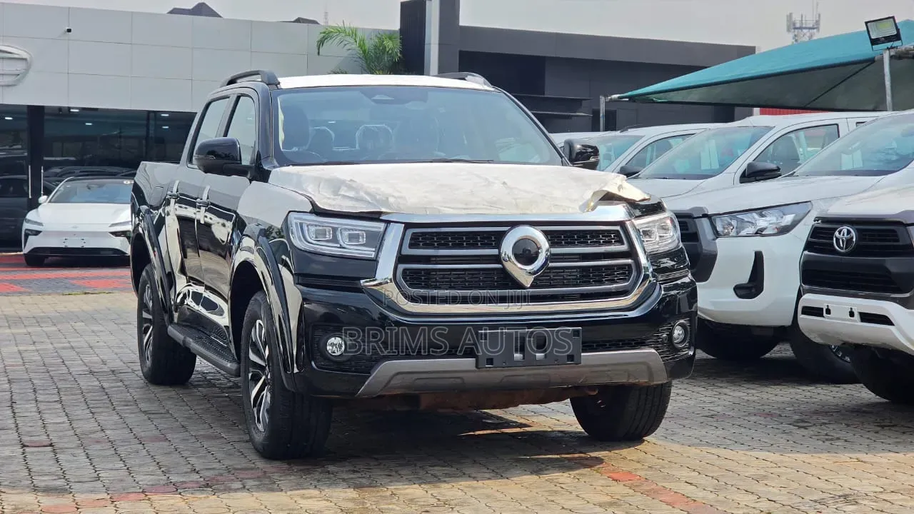 New Toyota Hilux 2026 Black