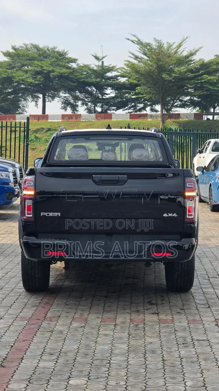New Toyota Hilux 2026 Black