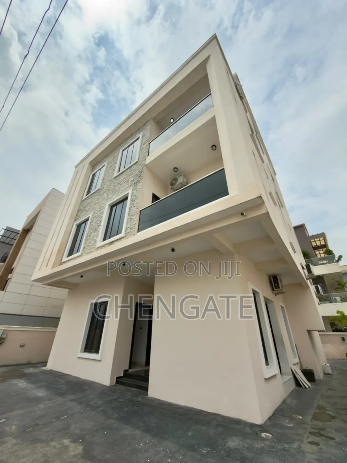 6bdrm Duplex in Lekki Phase 1 for sale