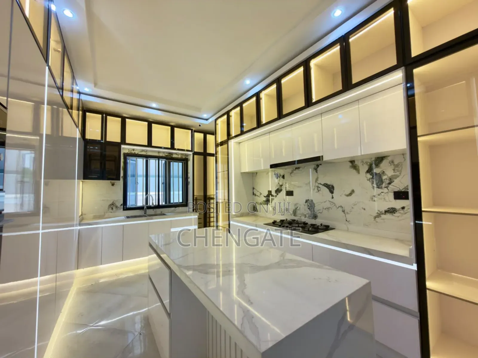 6bdrm Duplex in Lekki Phase 1 for sale