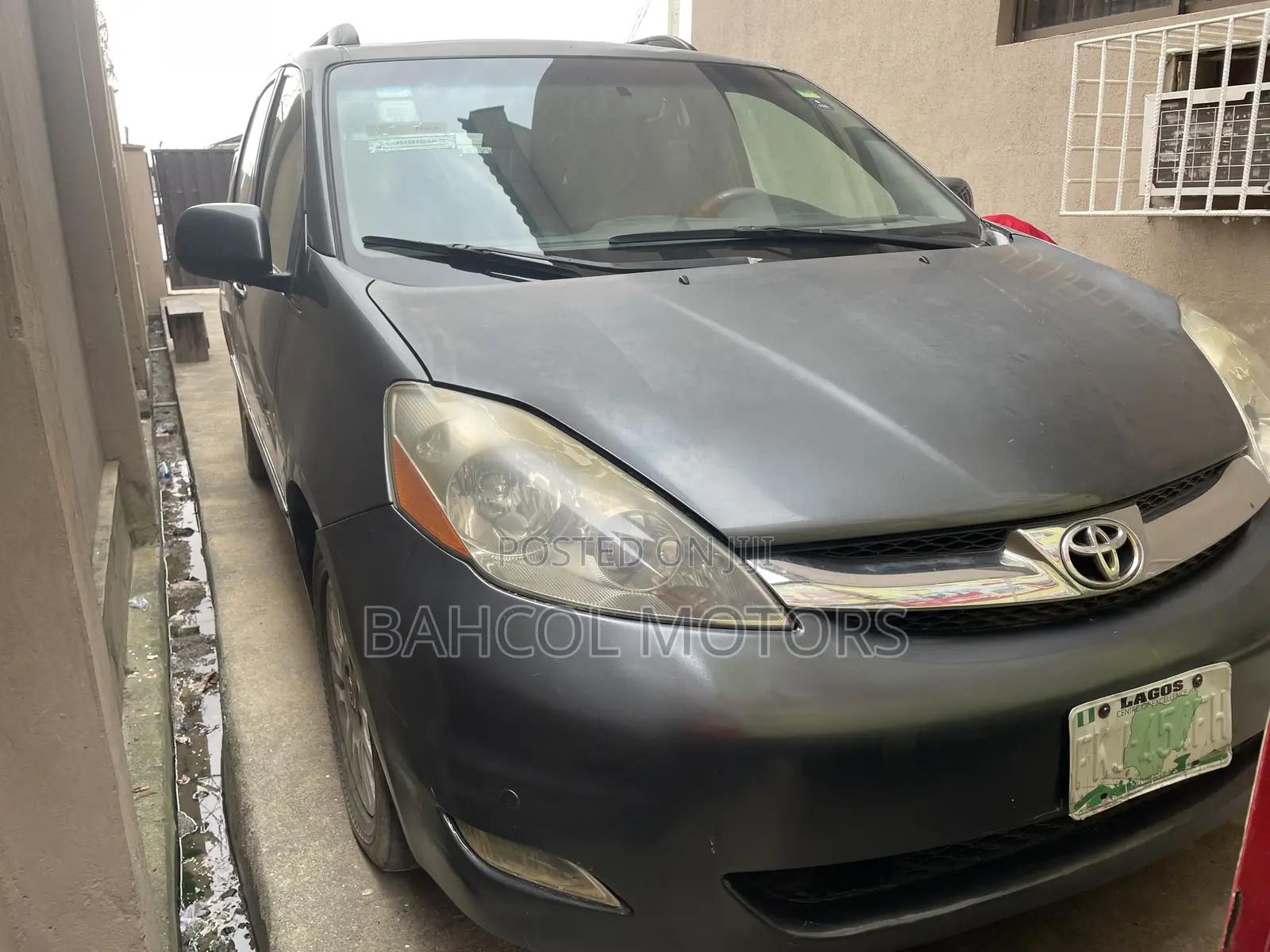 Toyota Sienna XLE Limited FWD 2009 Gray