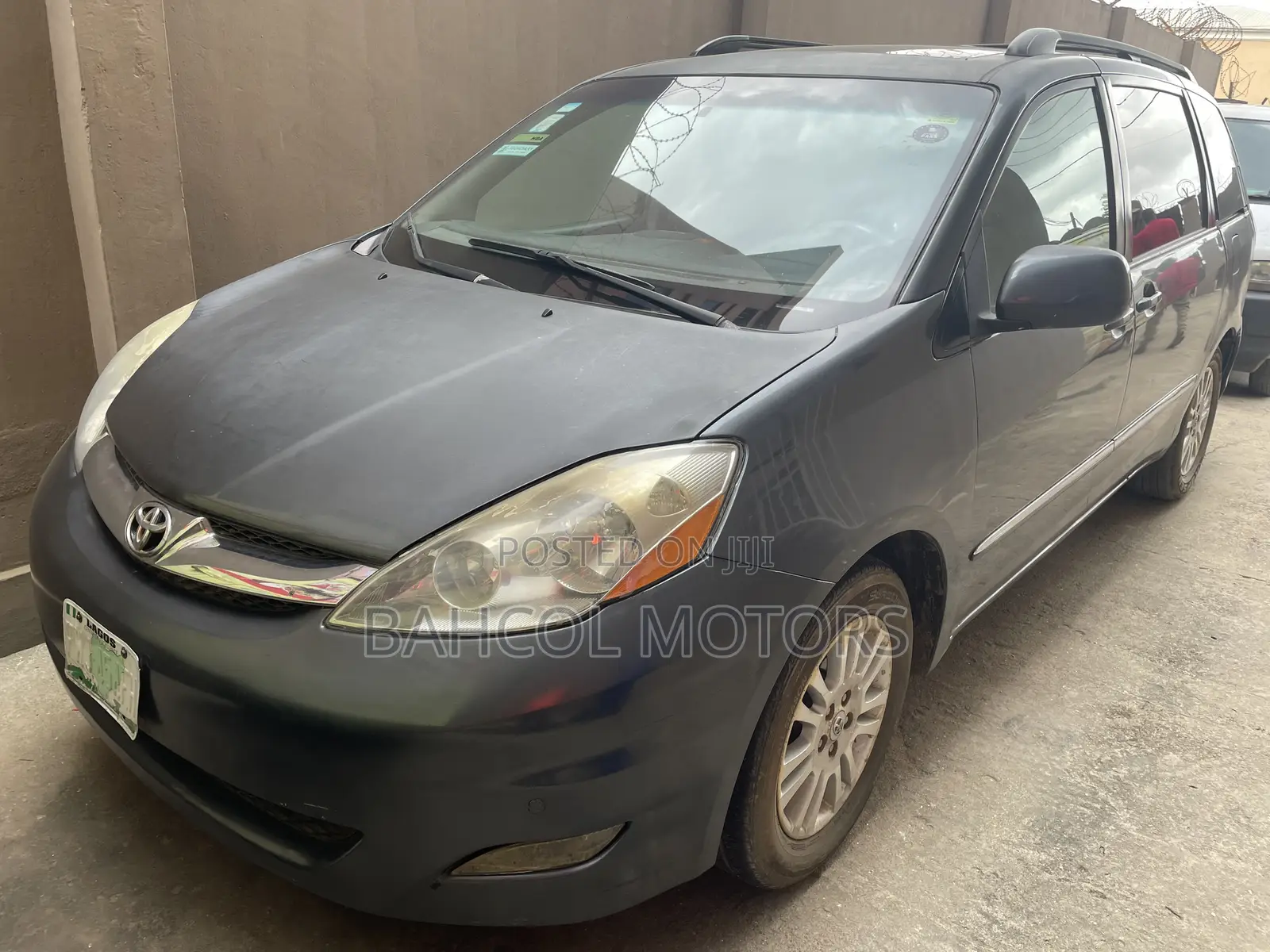 Toyota Sienna XLE Limited FWD 2009 Gray