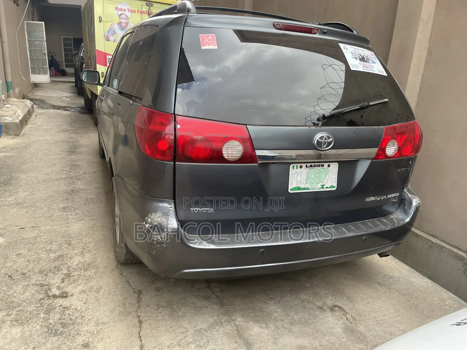 Toyota Sienna XLE Limited FWD 2009 Gray