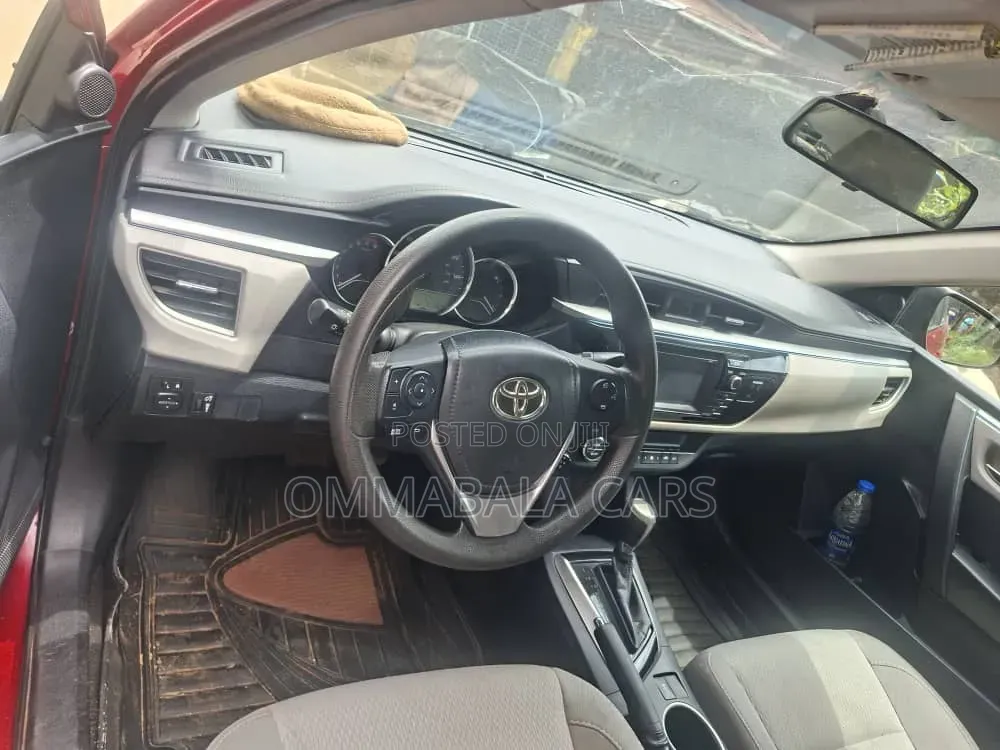 Toyota Corolla 2016 Red