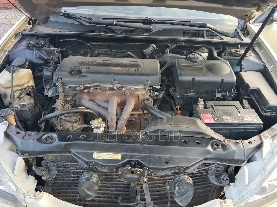 Toyota Camry 2005 Gold