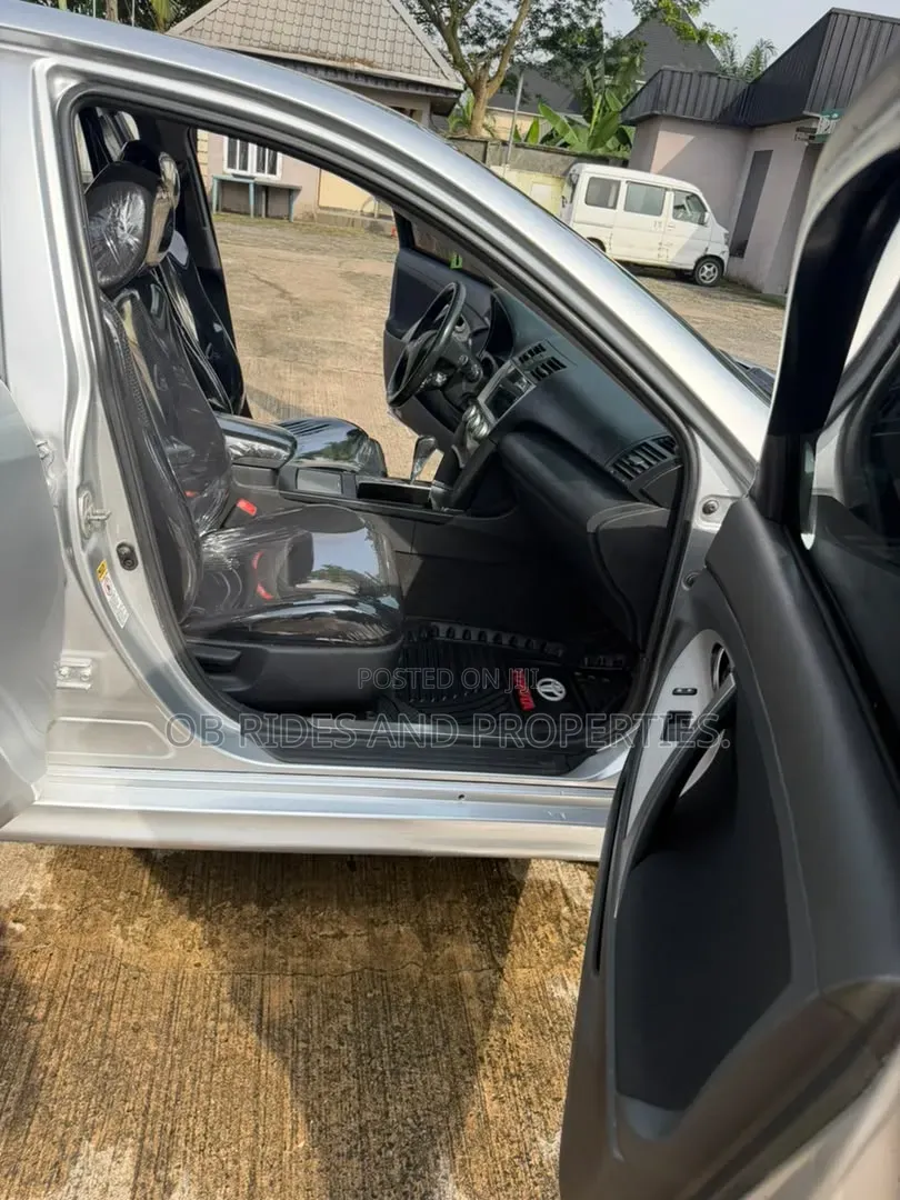 Toyota Camry SE 4dr Sedan (2.4L 4cyl 5A) 2009 Silver