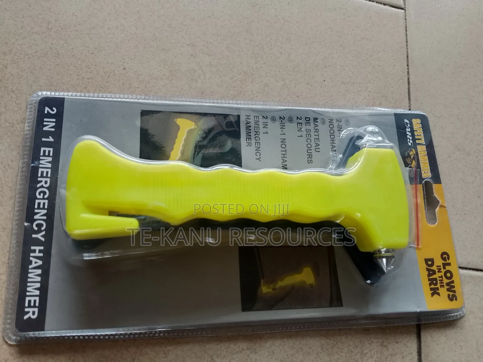 2-in-1Emergency Car Safety Hammer