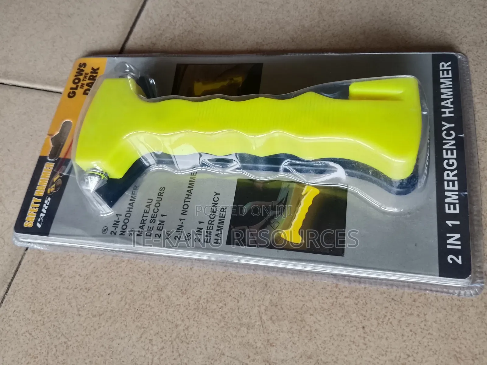 2-in-1Emergency Car Safety Hammer