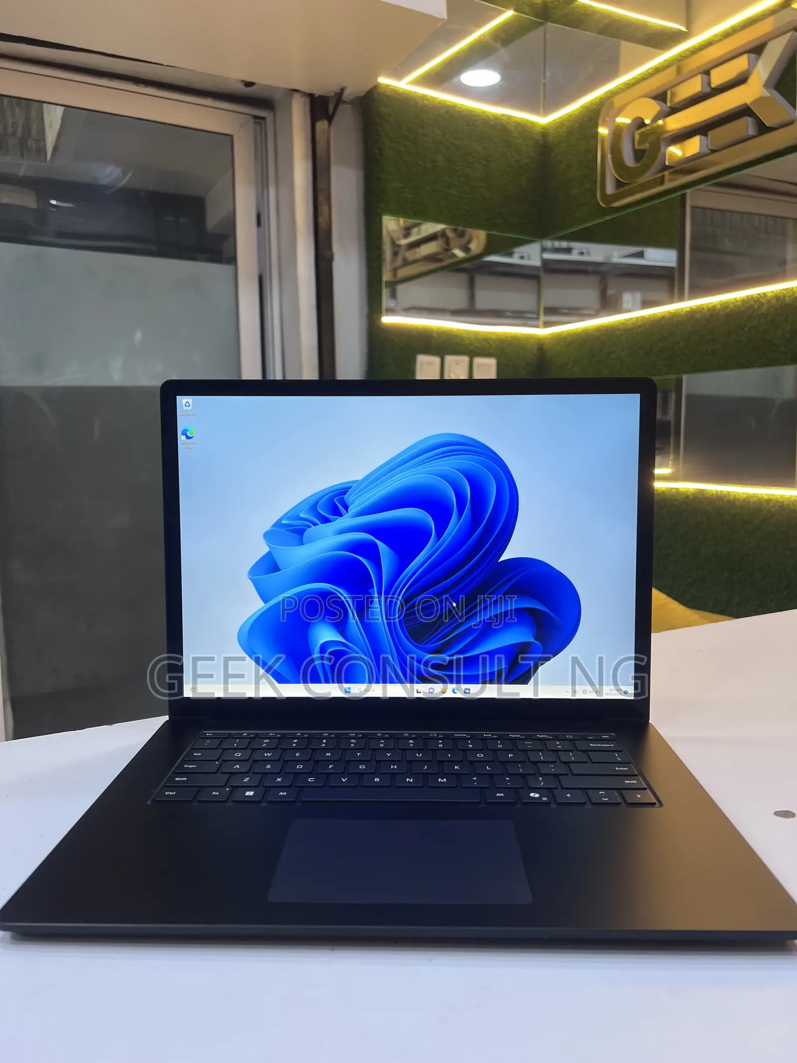 Laptop Microsoft Surface Laptop 6 16GB Intel Core Ultra 7 SSD 512GB