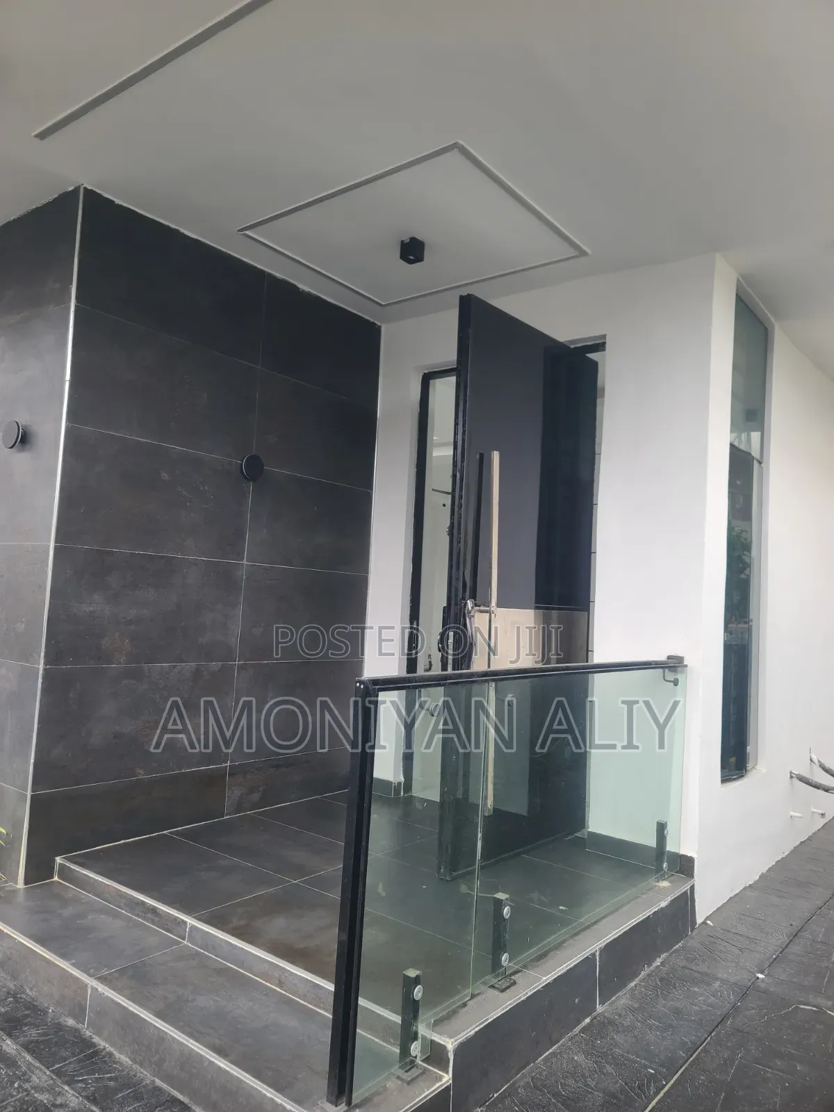 5bdrm Mansion in Megamond, Ikota for sale