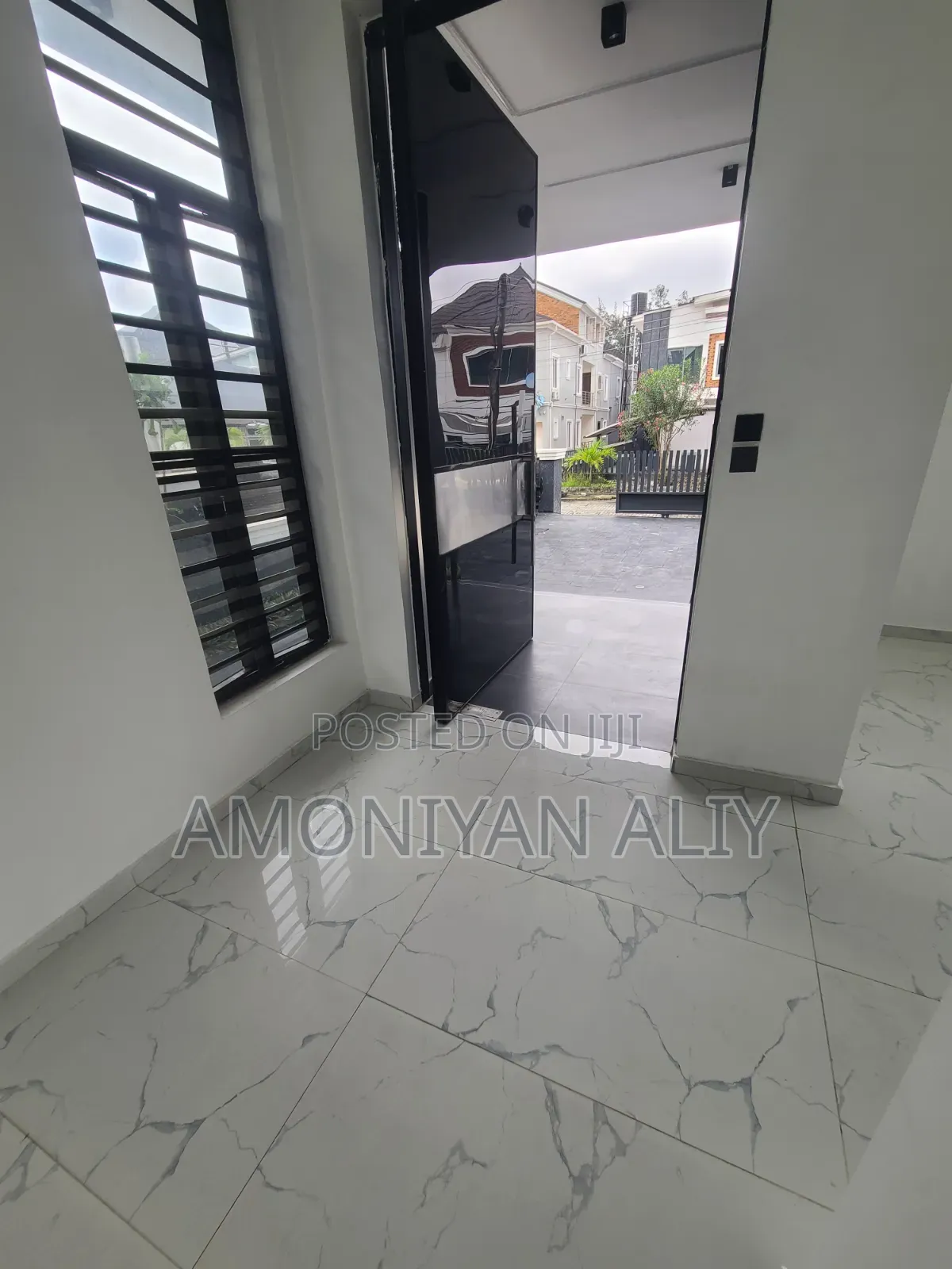 5bdrm Mansion in Megamond, Ikota for sale