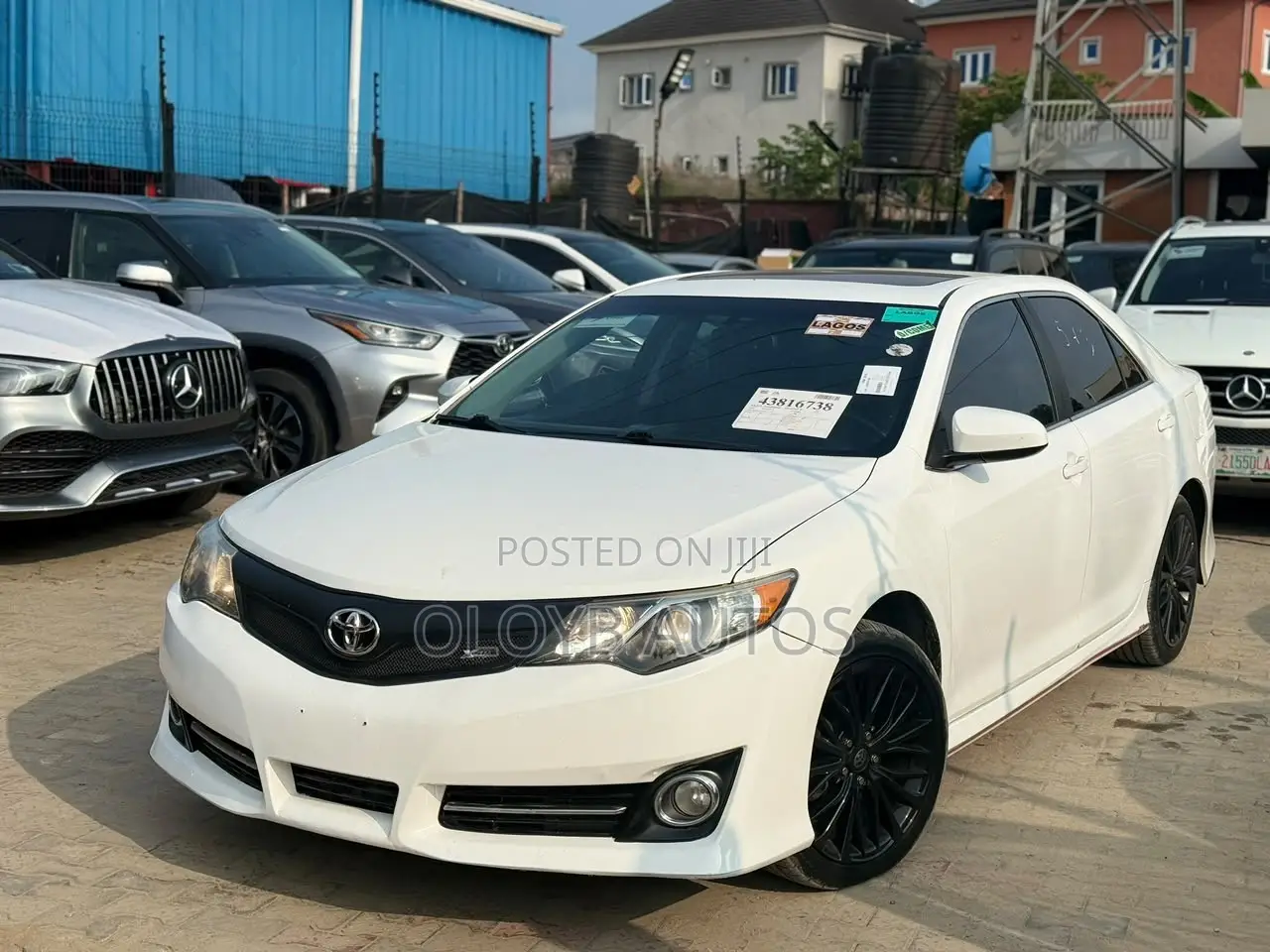 Toyota Camry XLE V6 4dr Sedan (3.5L 6cyl 6A) 2013 White