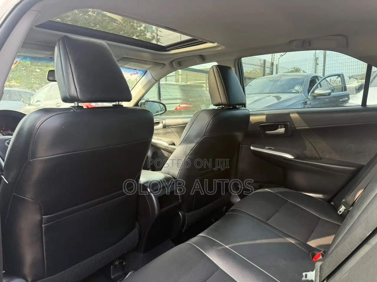 Toyota Camry XLE V6 4dr Sedan (3.5L 6cyl 6A) 2013 White