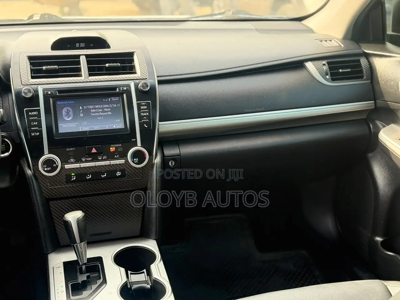 Toyota Camry XLE V6 4dr Sedan (3.5L 6cyl 6A) 2013 White