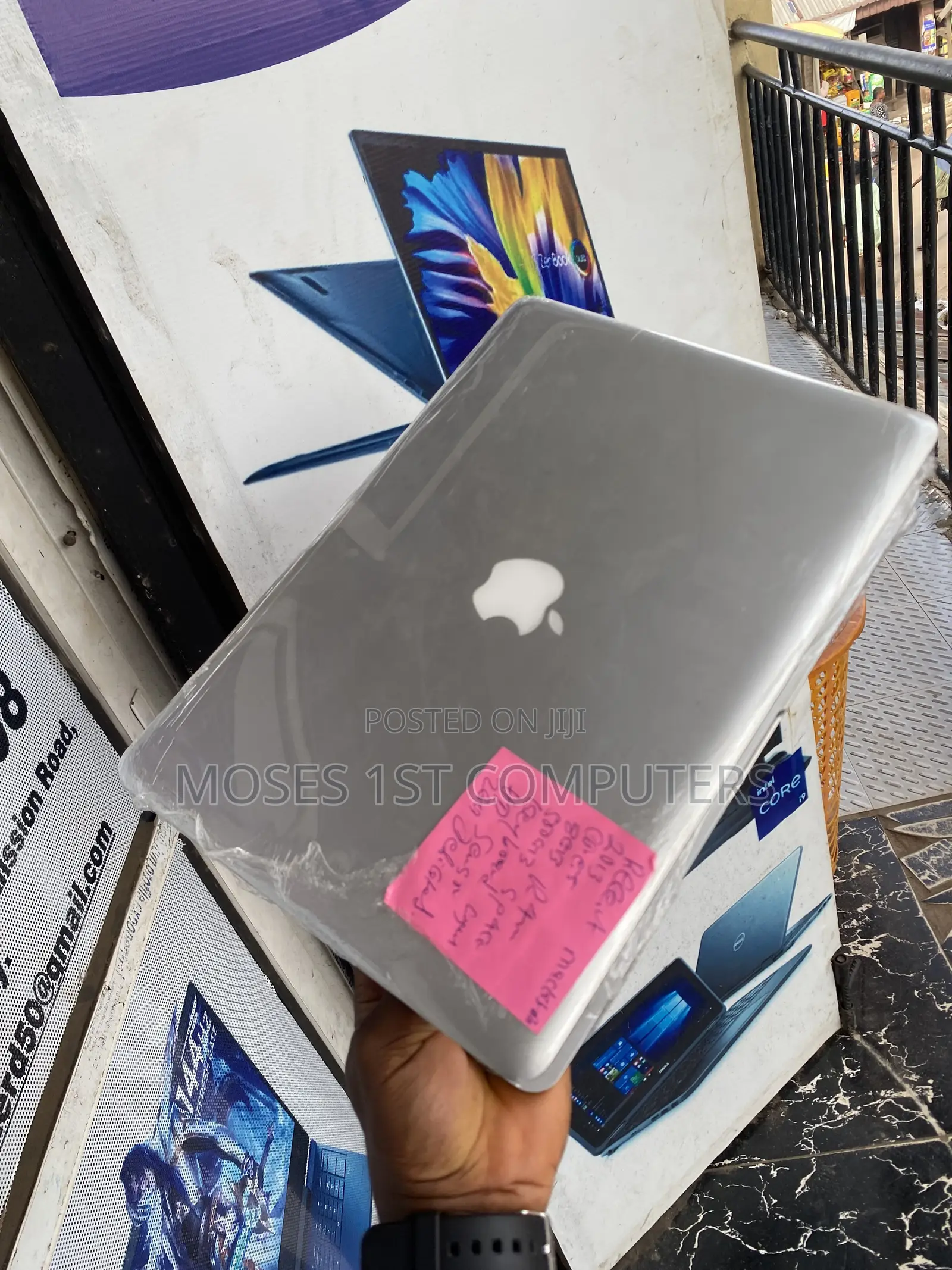 New Laptop Apple MacBook 2012 8GB Intel Core i5 HDD+SSD 500GB