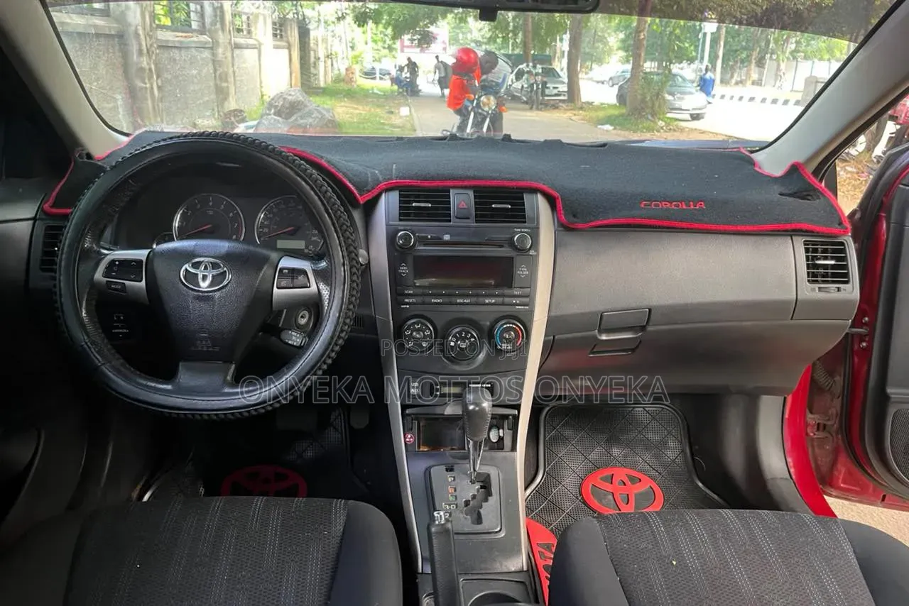 Toyota Corolla LE 4dr Sedan (1.8L 4cyl 4A) 2012 Red