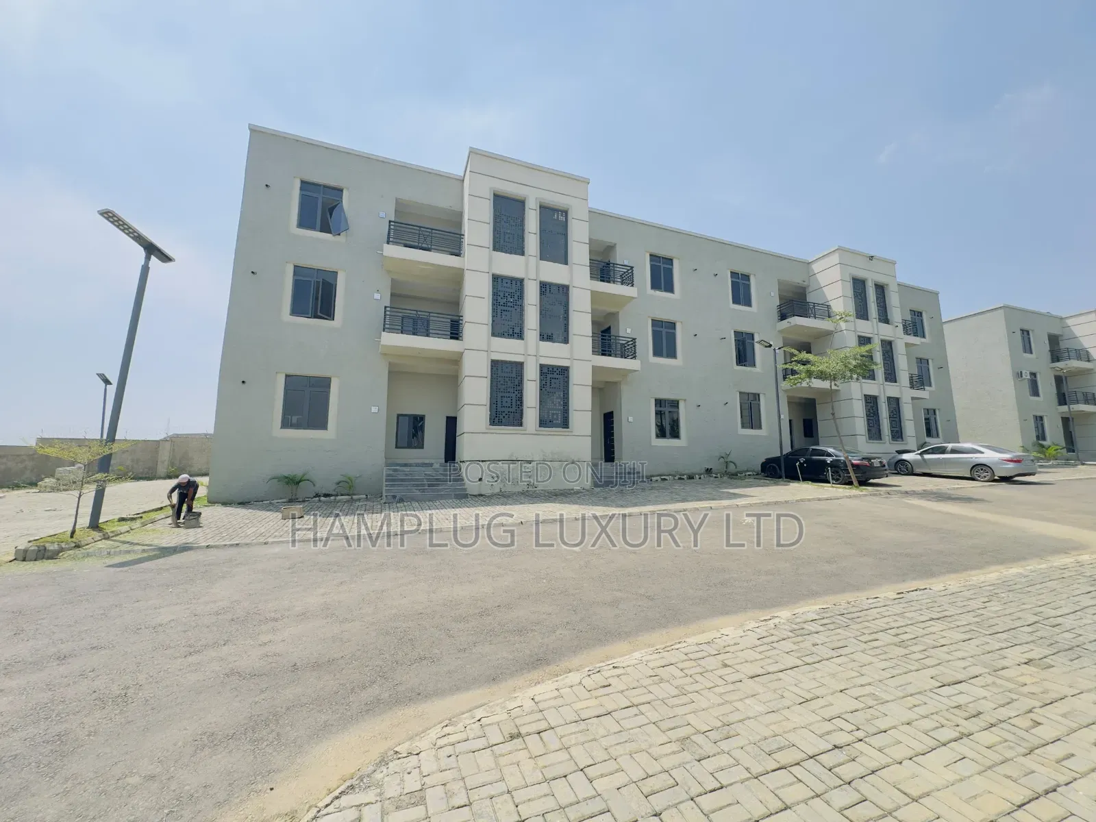 Furnished 3bdrm Apartment in Idu for sale