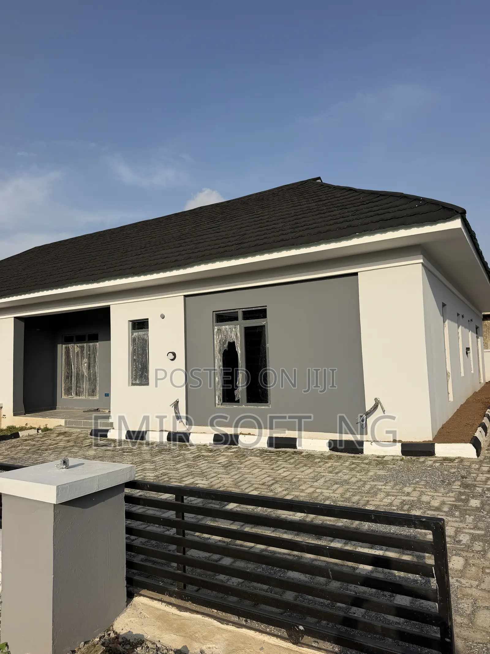 2bdrm Bungalow in Fort Court, Akala Express for sale