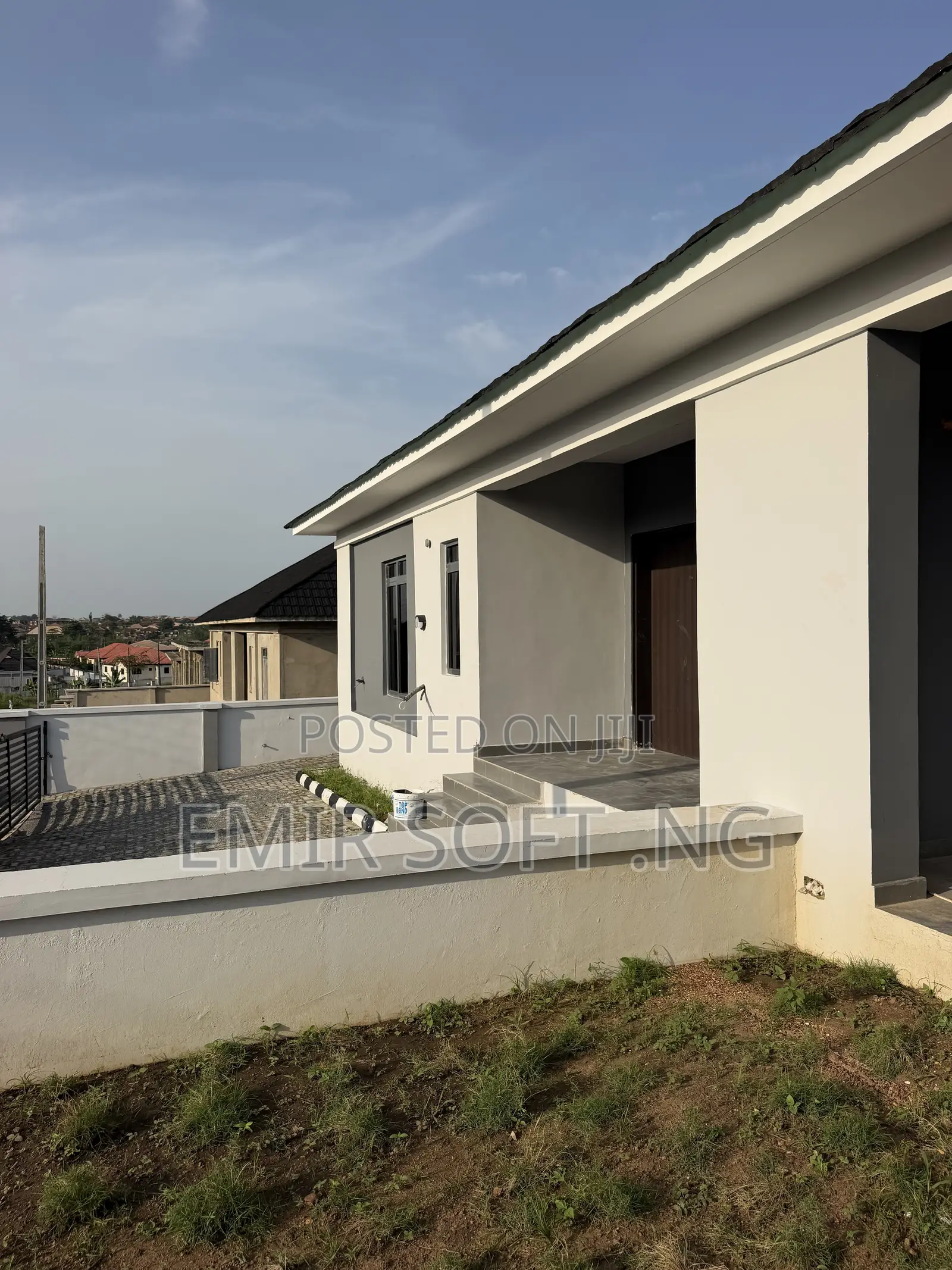 2bdrm Bungalow in Fort Court, Akala Express for sale