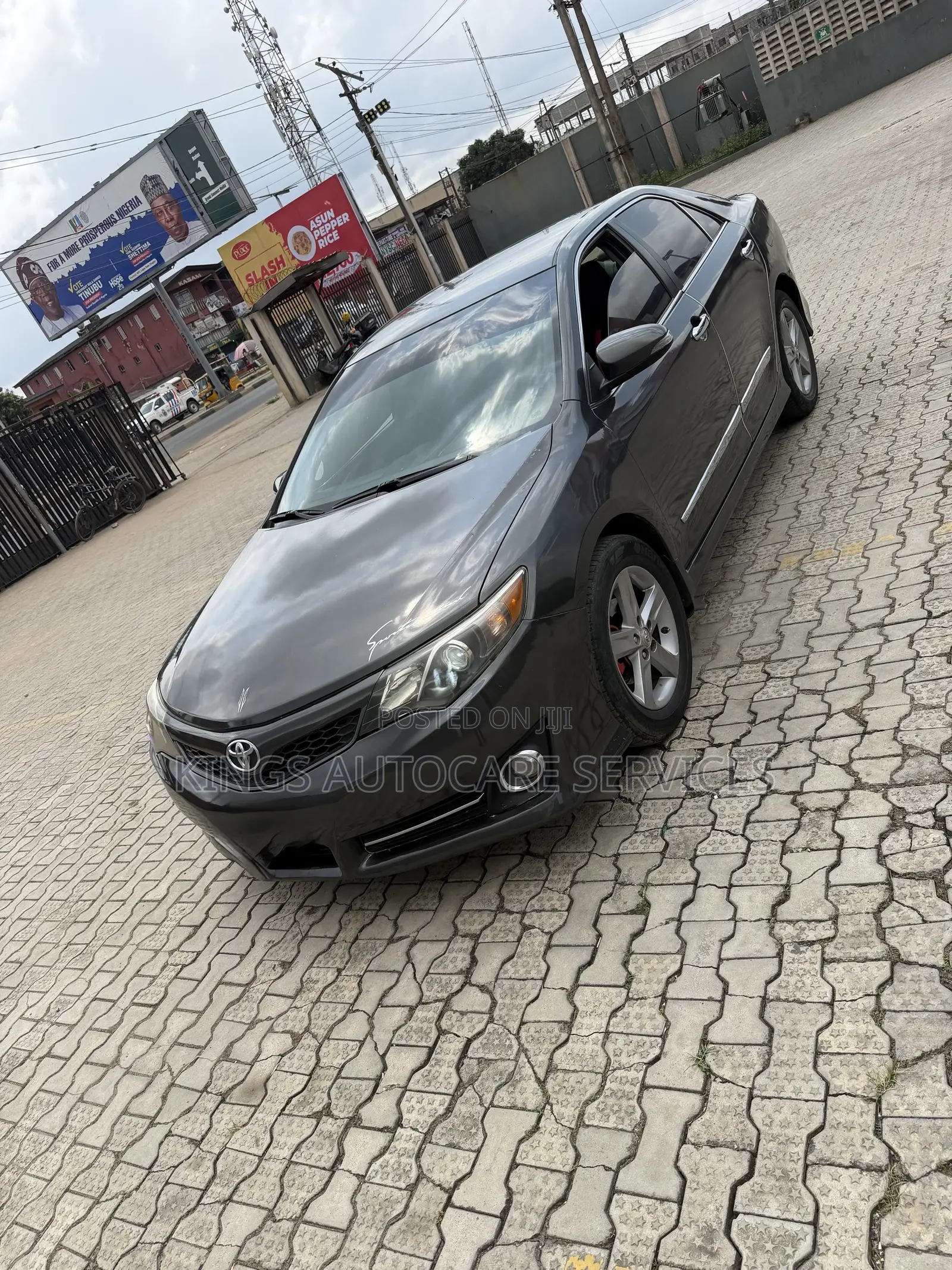 Toyota Camry SE Sport 4dr Sedan (2.5L 4cyl 6A) 2014 Gray