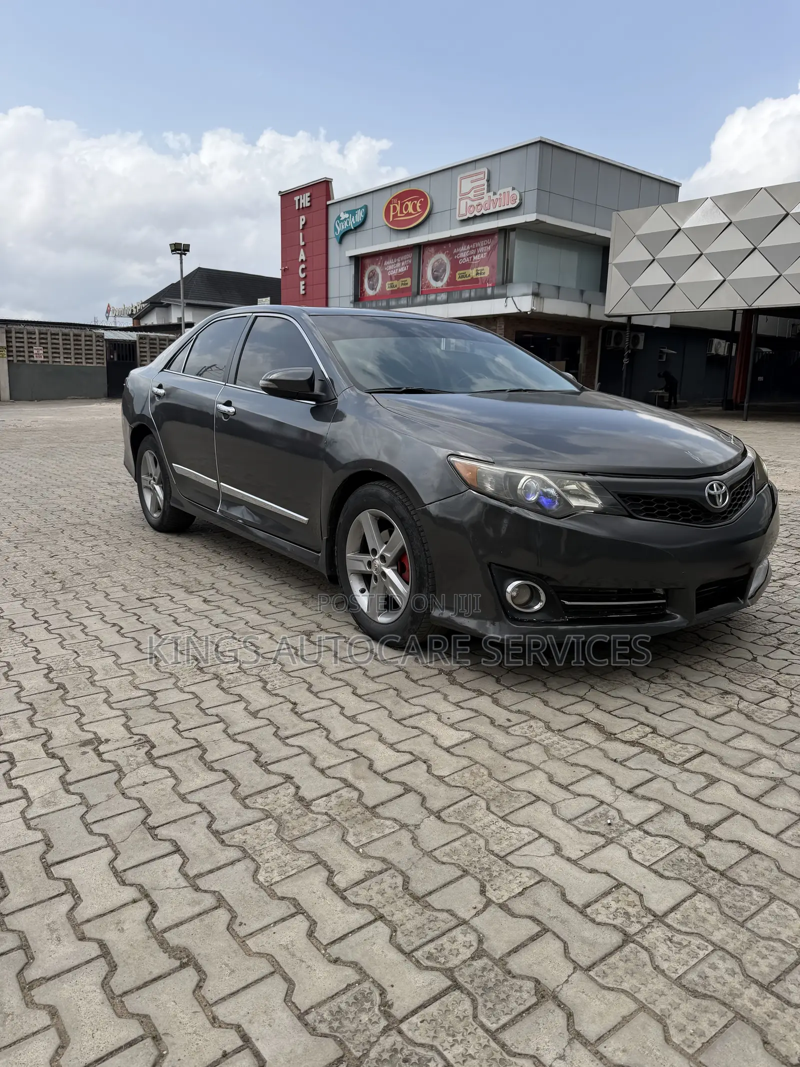 Toyota Camry SE Sport 4dr Sedan (2.5L 4cyl 6A) 2014 Gray