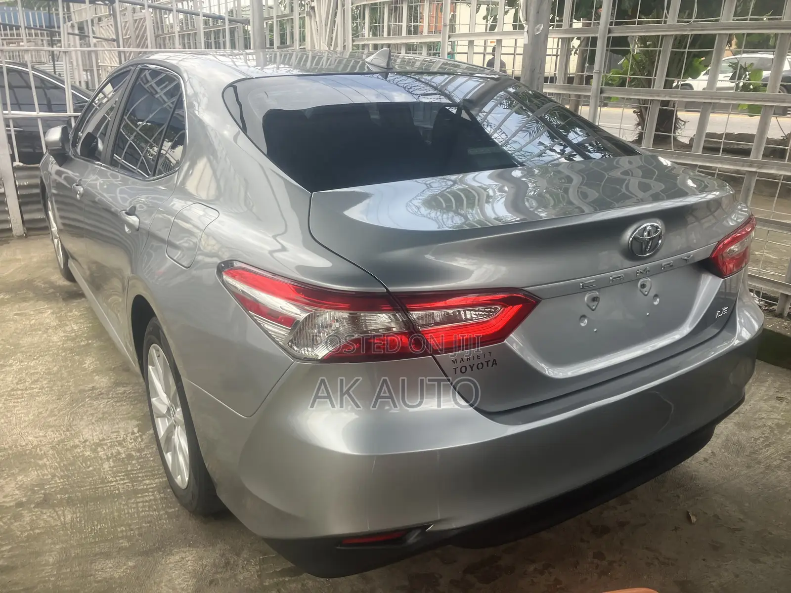Toyota Camry LE (2.5L 4cyl 8A) 2019 Gray