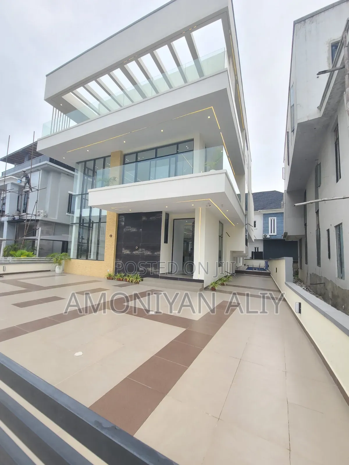 5bdrm Duplex in Megamond Estate, Ikota for sale