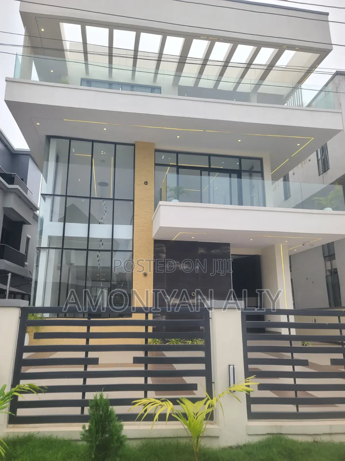 5bdrm Duplex in Megamond Estate, Ikota for sale