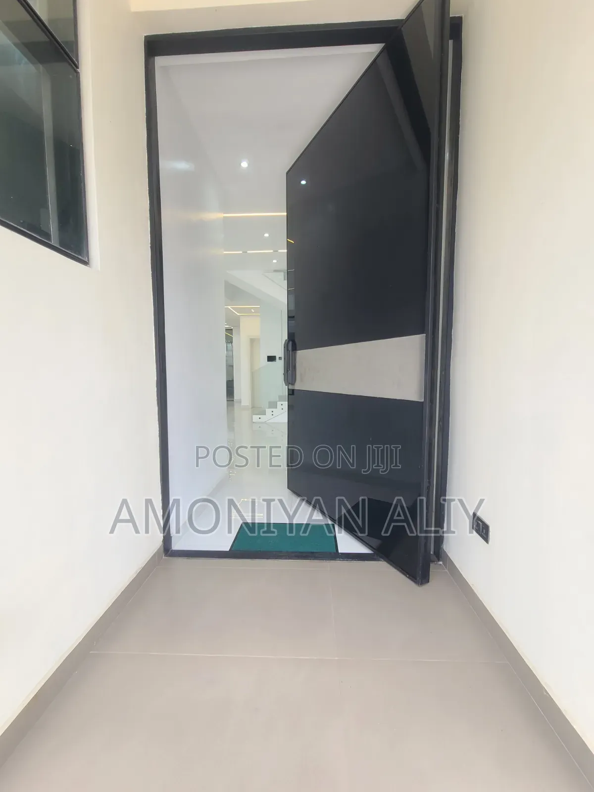 5bdrm Duplex in Megamond Estate, Ikota for sale