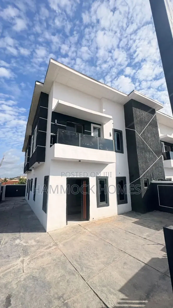4bdrm Duplex in Eleyele for sale