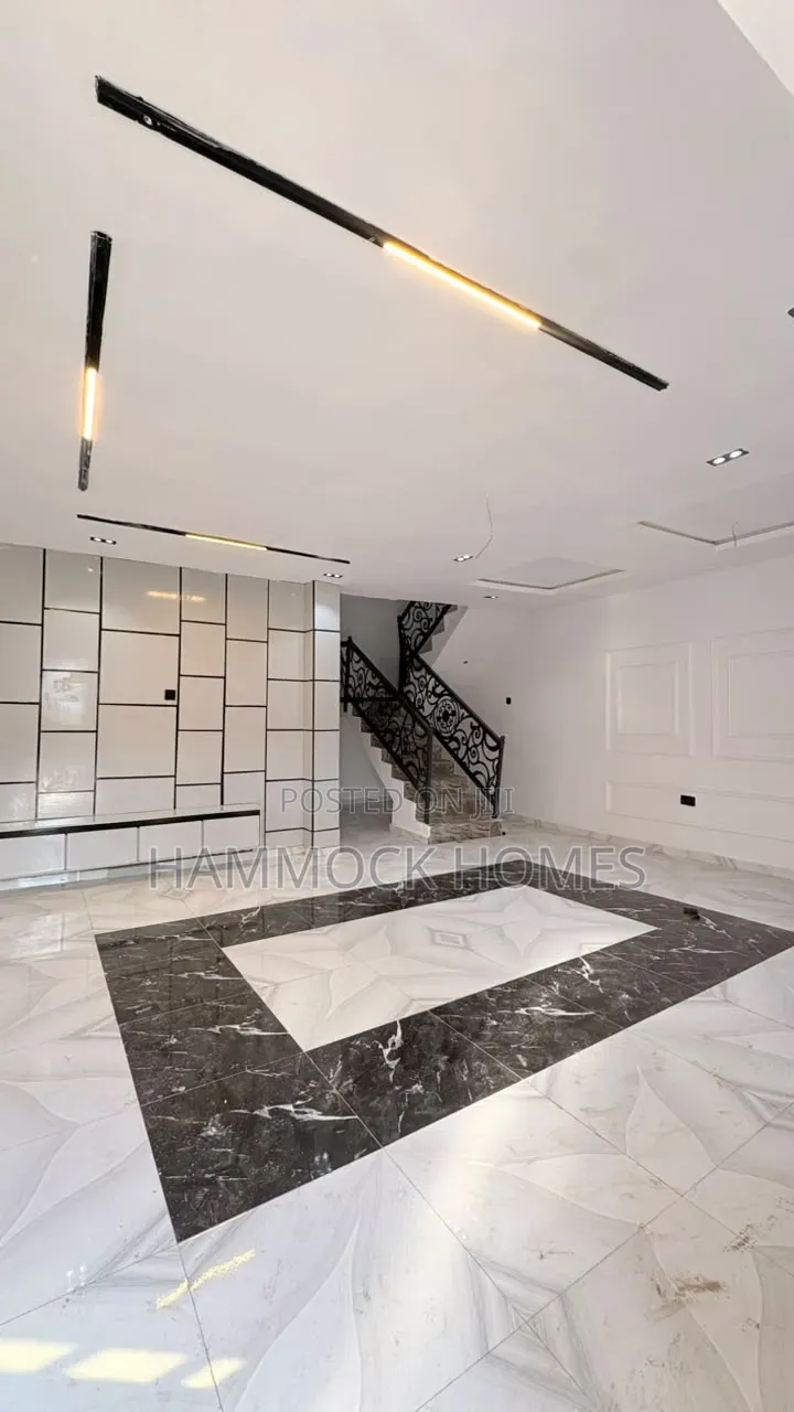 4bdrm Duplex in Eleyele for sale