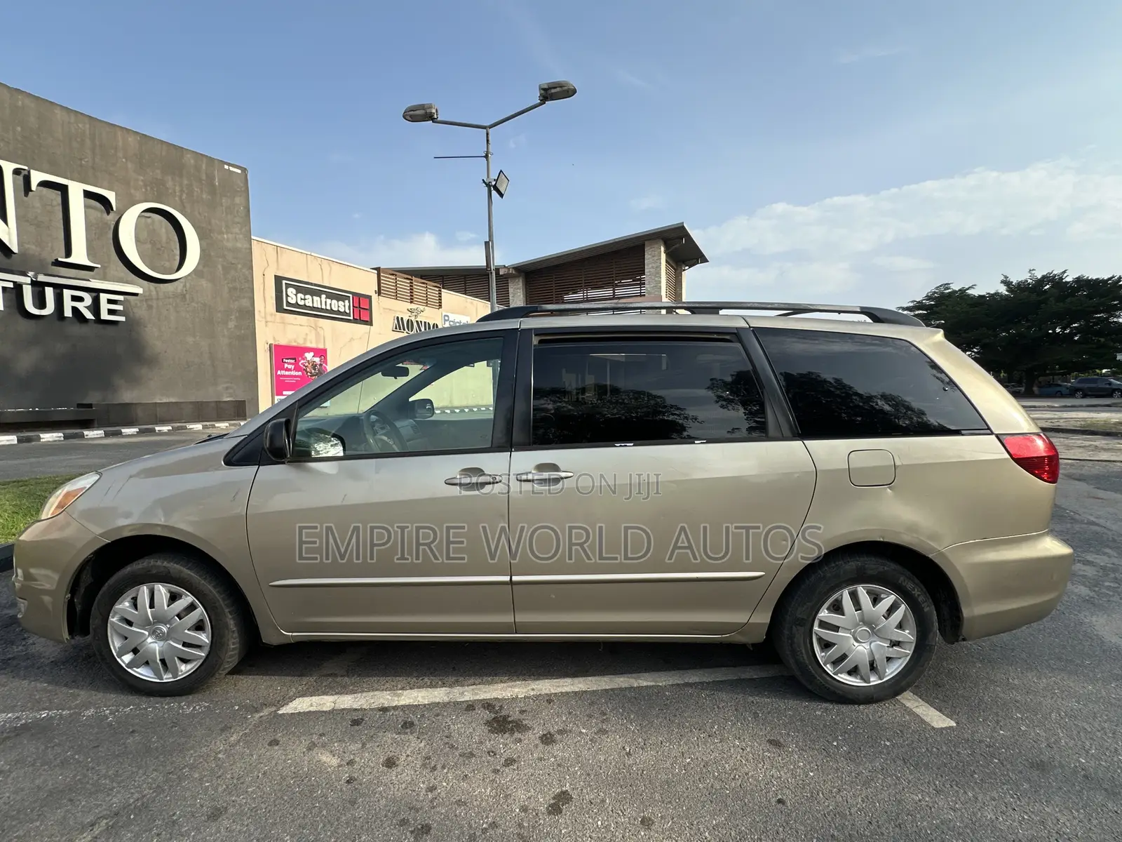 Toyota Sienna 2005 Gold