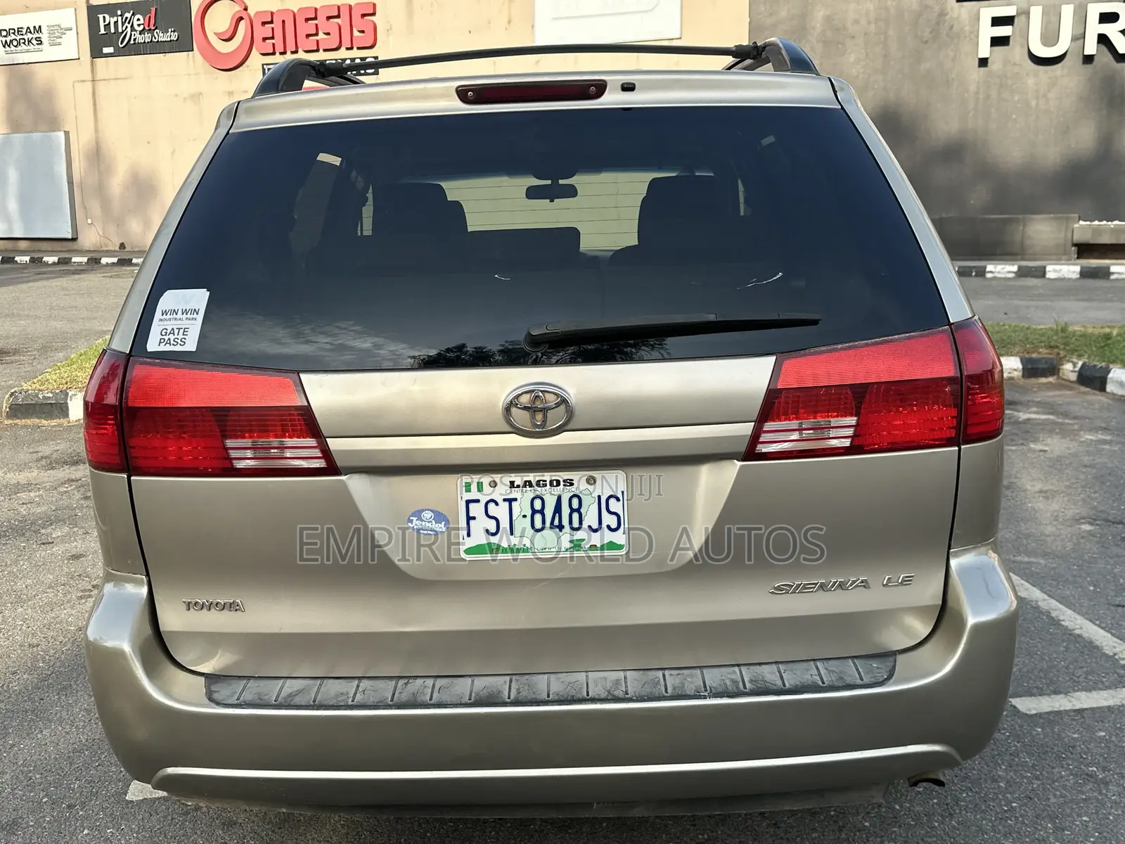 Toyota Sienna 2005 Gold
