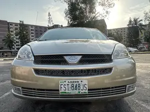 Toyota Sienna 2005 Gold