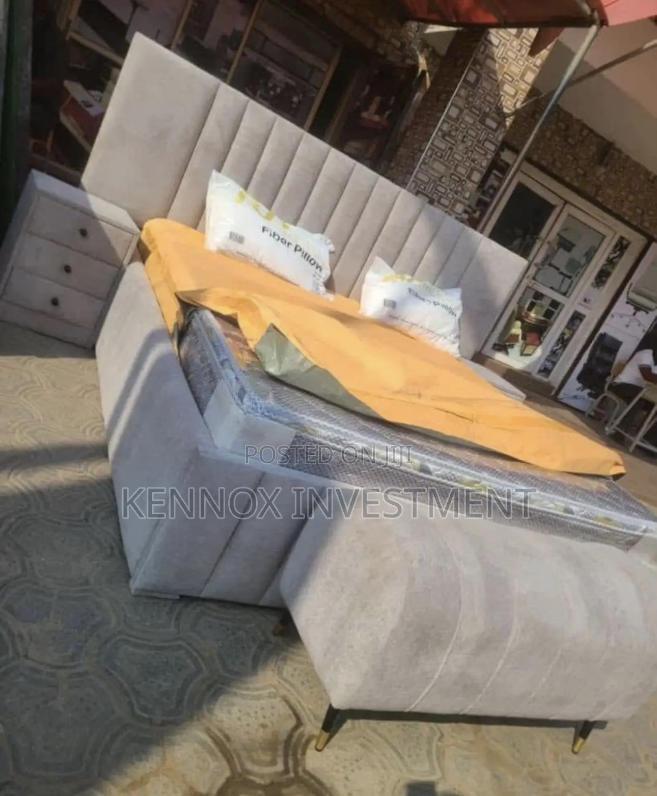 6 by 6 Complete Set / 6 by 6 Bedframe 2 Bedside Drawers(350,000)