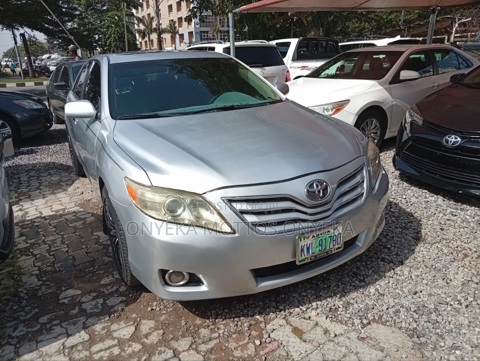 Toyota Camry XLE V6 4dr Sedan (3.5L 6cyl 6A) 2011 Silver