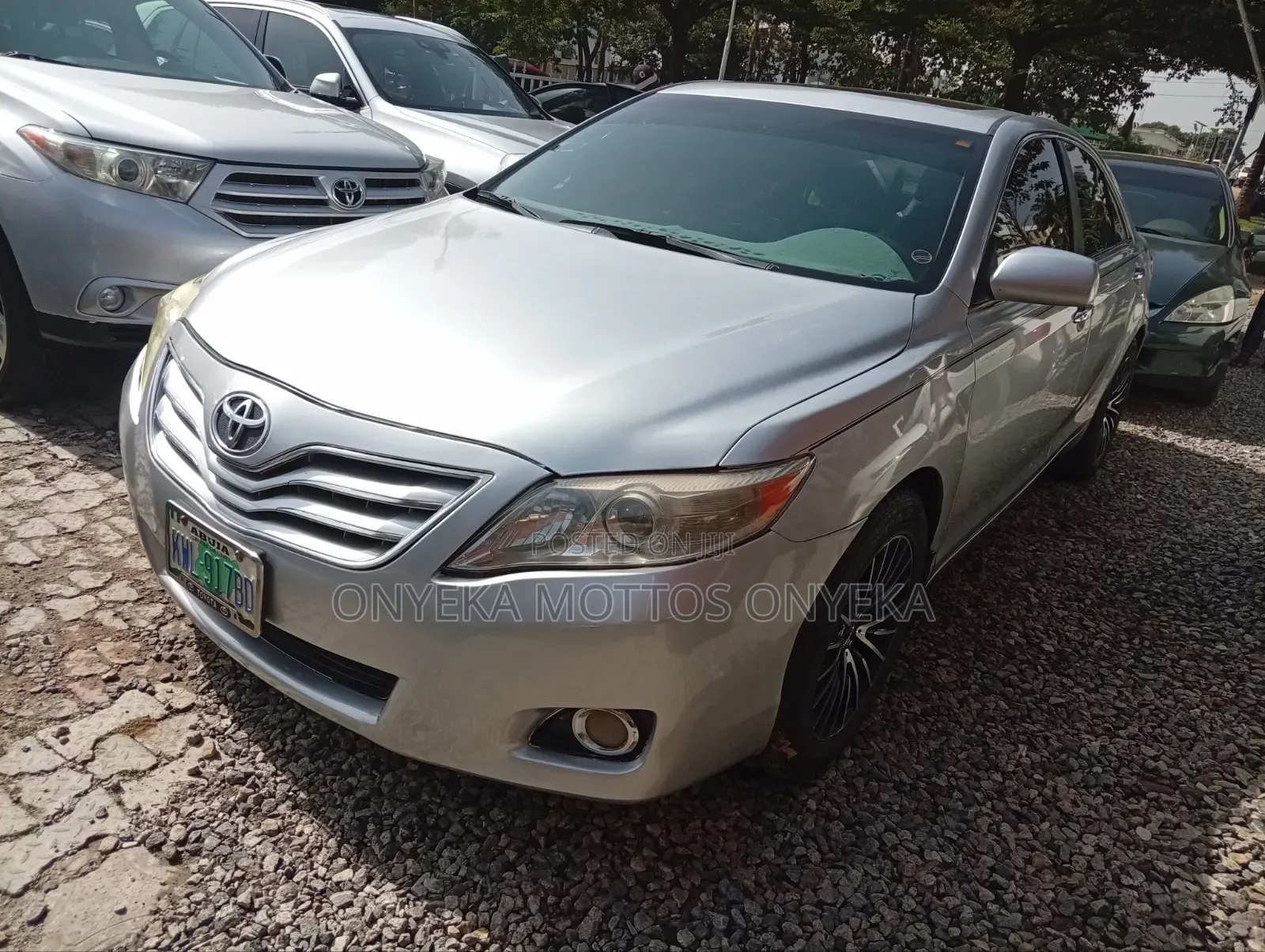 Toyota Camry XLE V6 4dr Sedan (3.5L 6cyl 6A) 2011 Silver