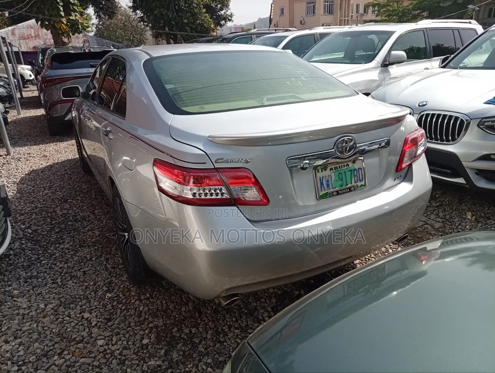Toyota Camry XLE V6 4dr Sedan (3.5L 6cyl 6A) 2011 Silver