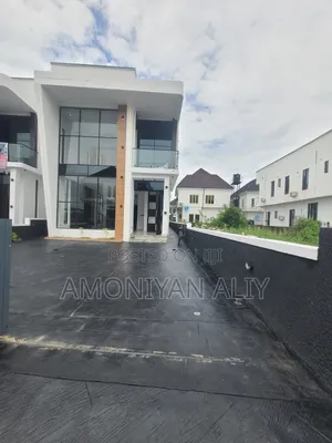 5bdrm Duplex in Megamond Estate, Ikota for sale