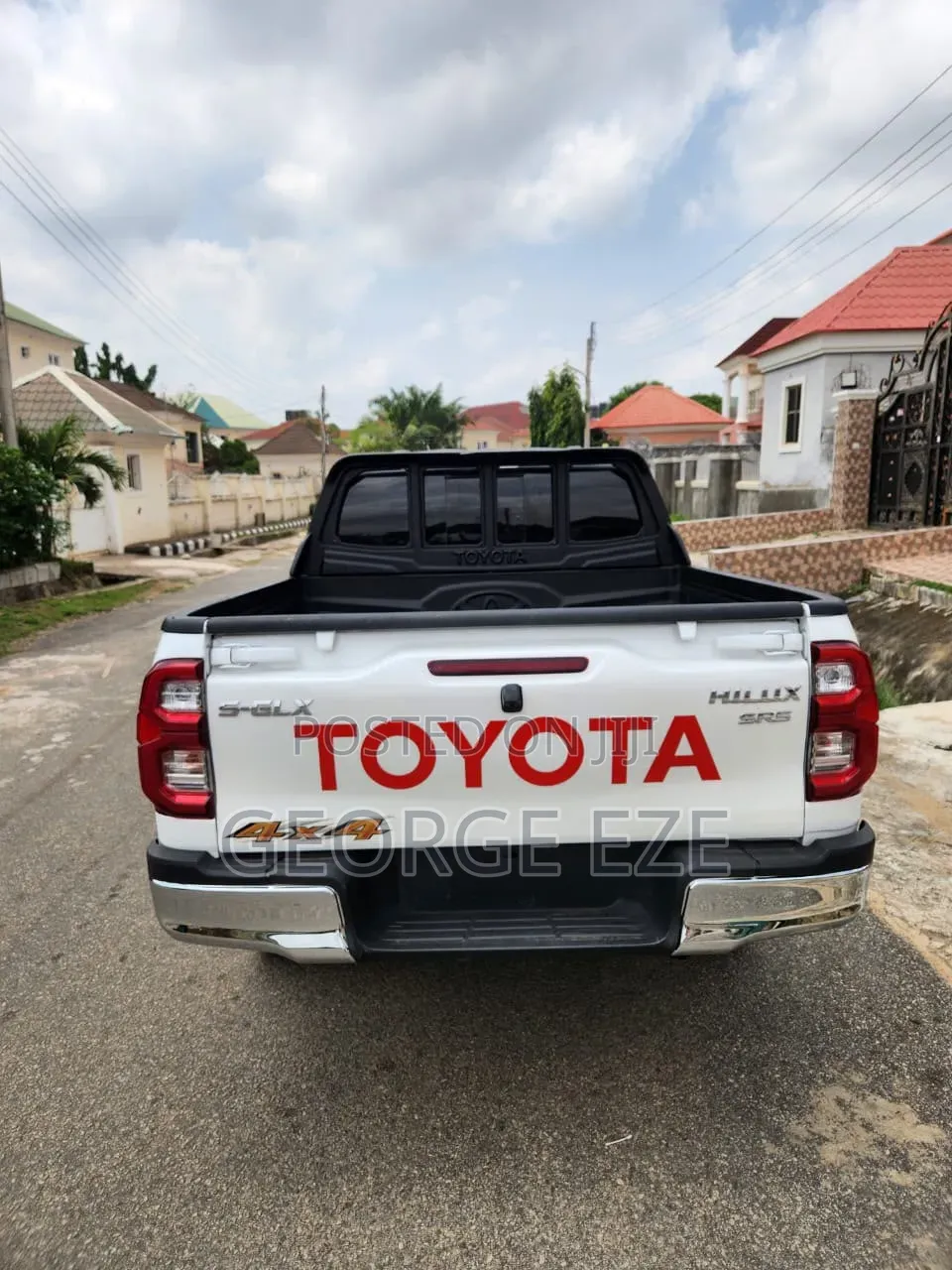 Toyota Hilux 2020 White