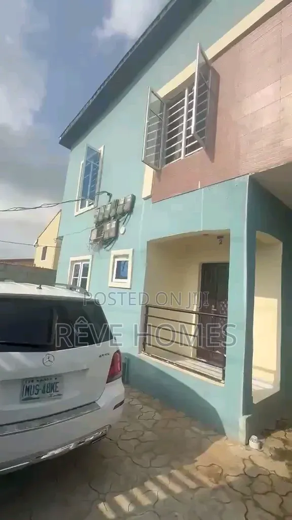 2bdrm Block of Flats in Oworonshoki / Gbagada for rent