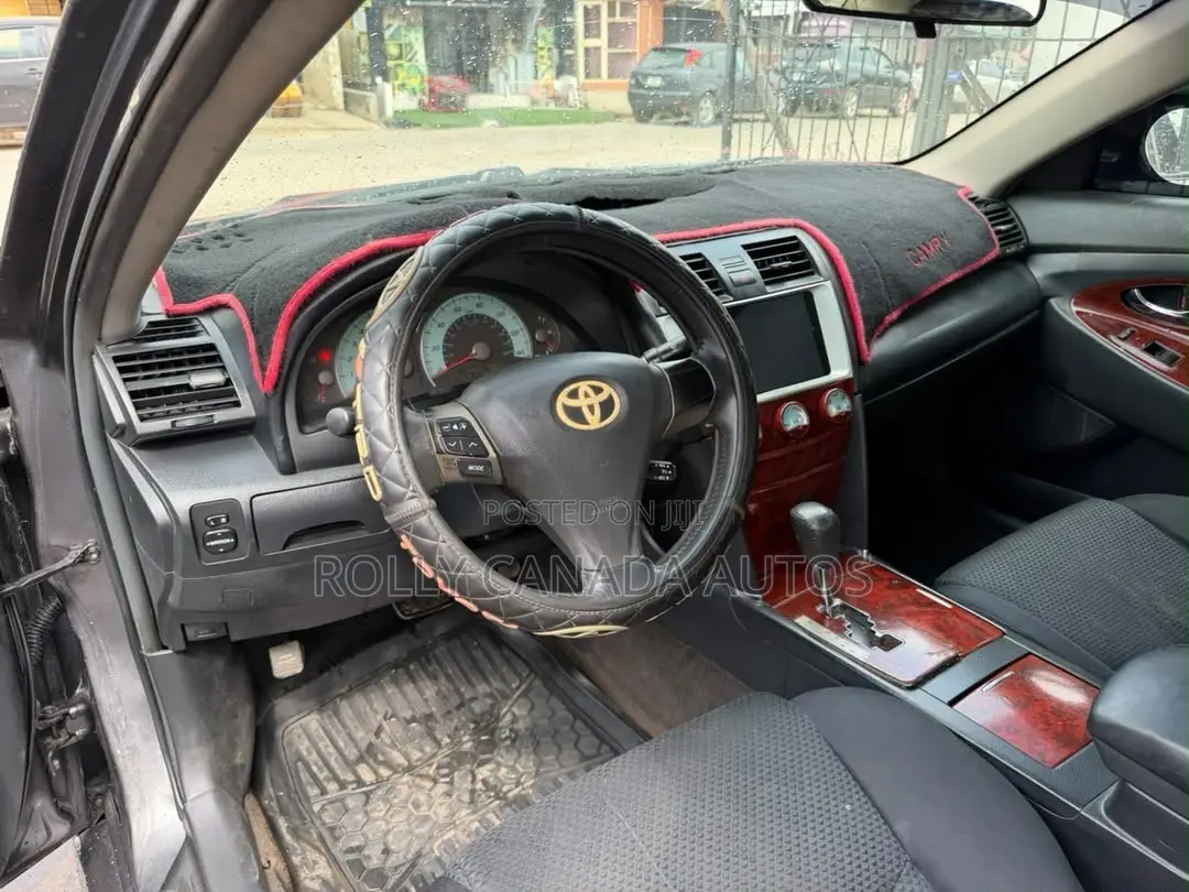 Toyota Camry SE 4dr Sedan (2.4L 4cyl 5A) 2008 Gray