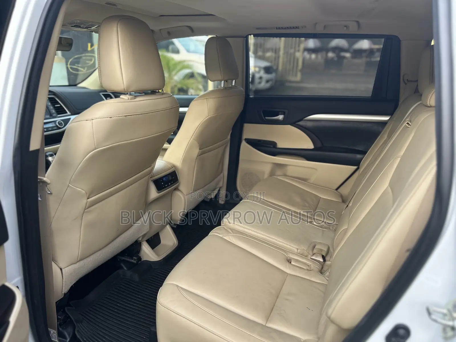 Toyota Highlander XLE 4x4 V6 (3.5L 6cyl 8A) 2017 White